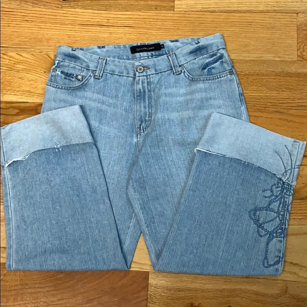 LAST CHANCE! Calvin Klein raw hem cropped jeans